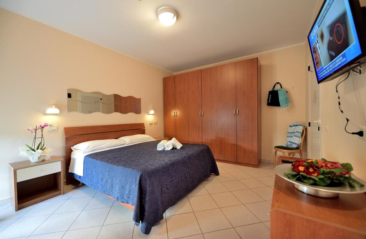 Hotel Oltremar B&B Cattolica Eksteriør bilde