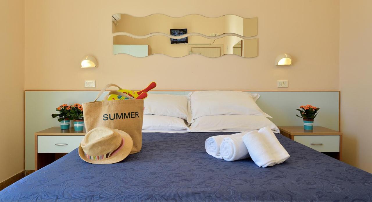 Hotel Oltremar B&B Cattolica Eksteriør bilde