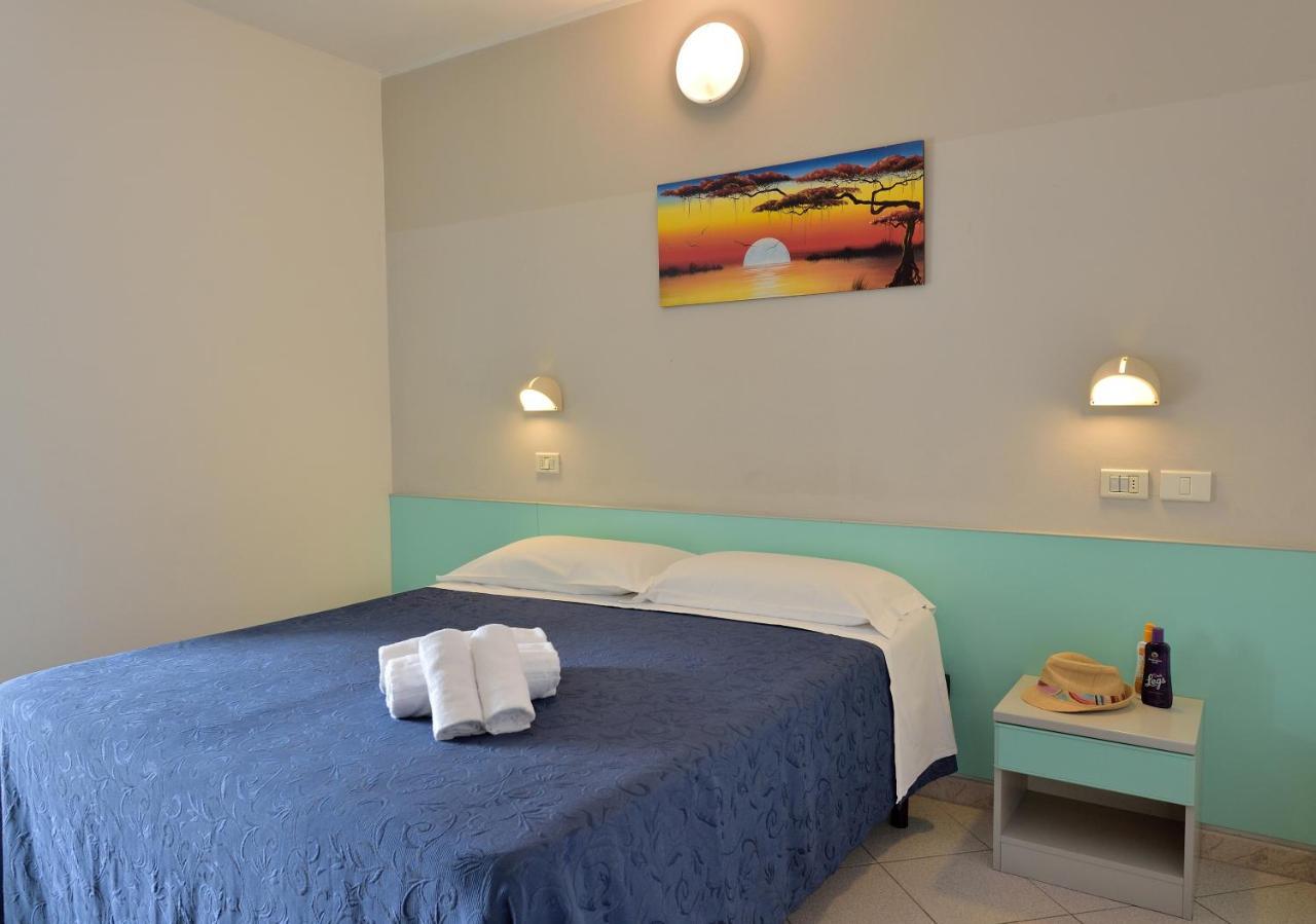 Hotel Oltremar B&B Cattolica Eksteriør bilde