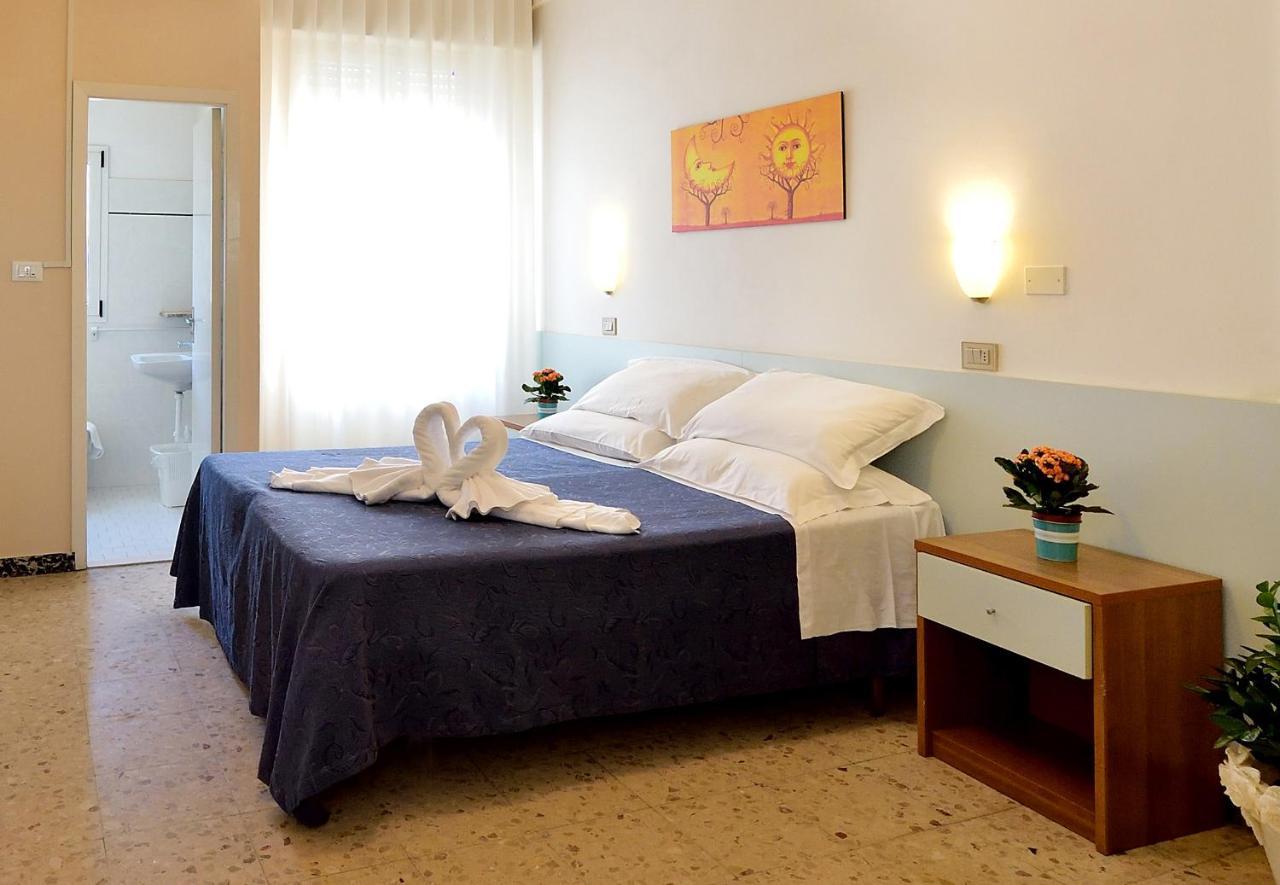 Hotel Oltremar B&B Cattolica Eksteriør bilde