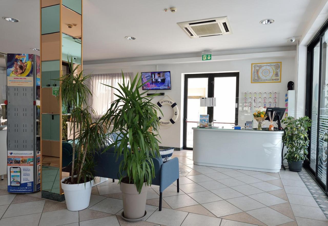 Hotel Oltremar B&B Cattolica Eksteriør bilde