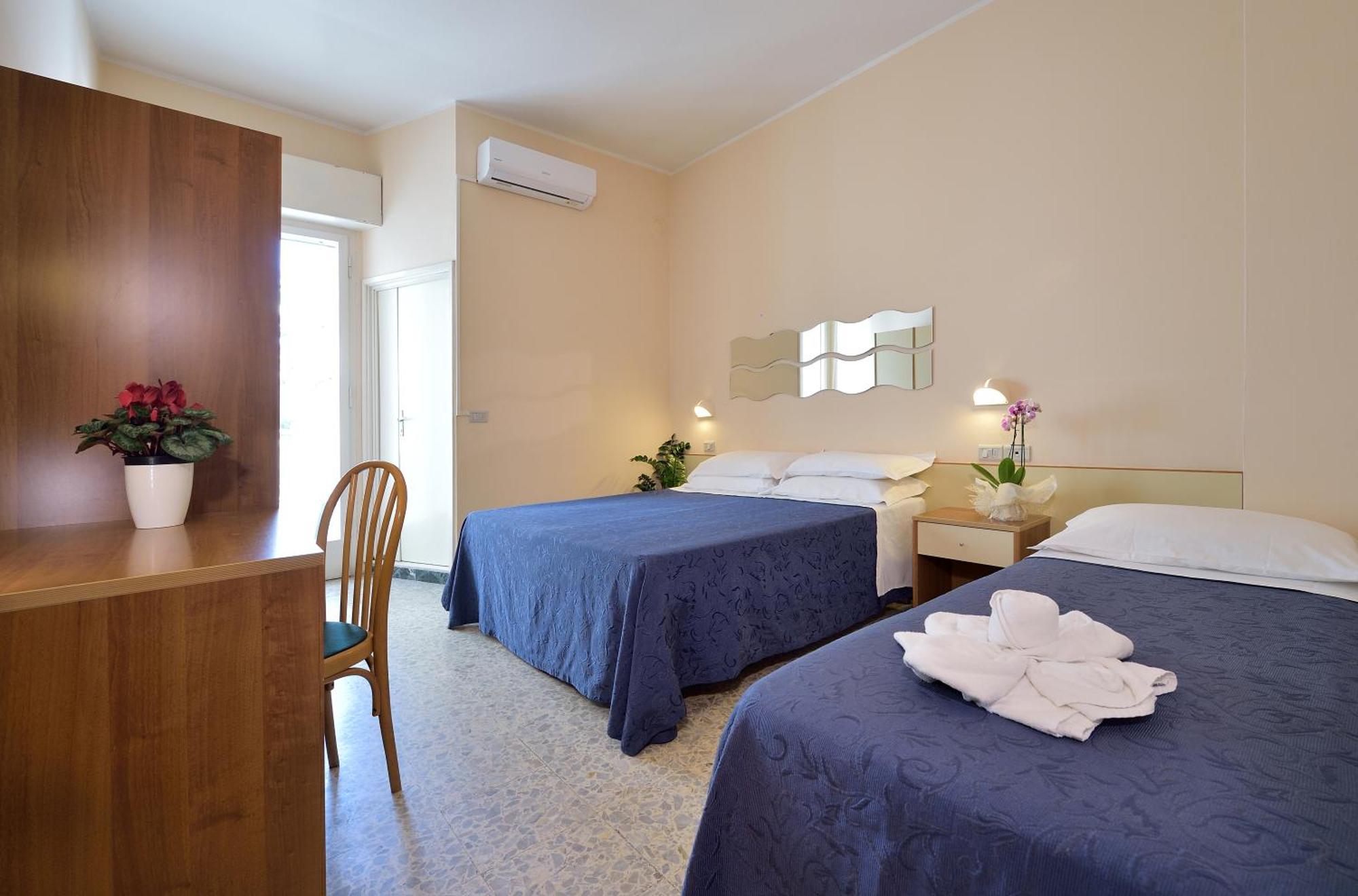 Hotel Oltremar B&B Cattolica Eksteriør bilde